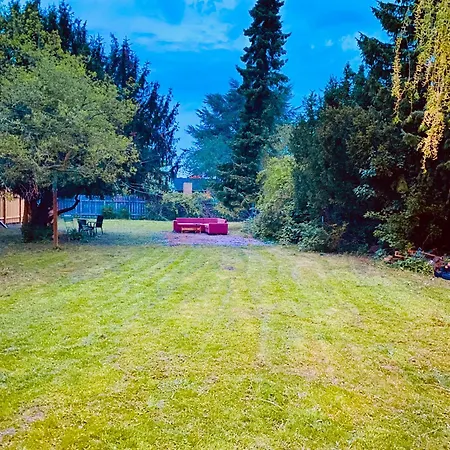 아파트 With Free Parking And Access To Garden